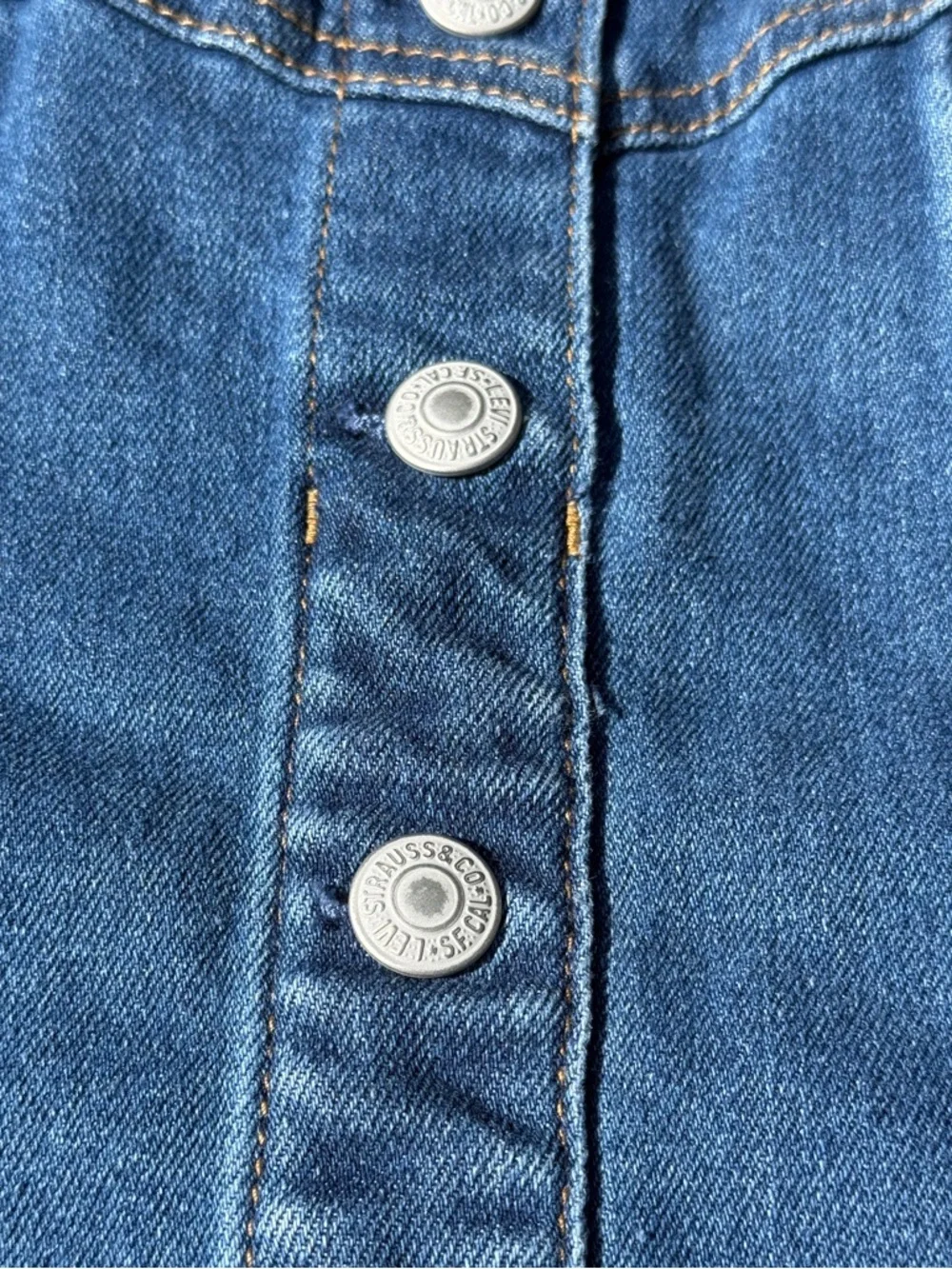 Levi's High Rise Skirt - Size 8 - NWT